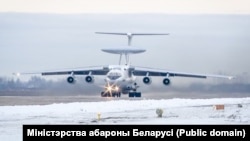 Расейскі самалёт А-50 на аэрадроме ў Мачулішчах. Архіўнае фота
