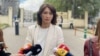 "ჩვენ ძალიან ბევრი წელია ვეხმარებით იურიდიული კონსულტაციებით იმ მოქალაქეებს, რომელთა უფლებებიც ირღვევა და ეს აღიზიანებს დღეს სახელმწიფოს, მათ უნდათ რომ ეს მოქალაქეები დარჩნენ დაცვის გარეშე", - თქვა ეკა გიგაურმა სასამართლოში გამოკითხვამდე. 