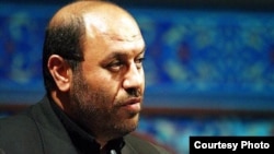 حسین دهقان٬ وزیر دفاع می‌گوید موشک «صیاد ۲» می‌تواند انواع بالگردها و هواپیماهای بدون سرنشین را در محدوده عملیاتی خود منهدم کند.