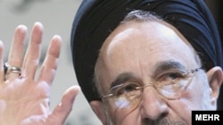 محمد خاتمی، رييس جمهور سابق ايران، دو پیش شرط برای حضور در انتخابات مطرح کرده است.