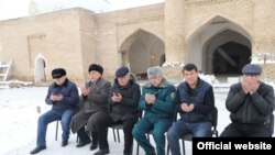 Қасан ауданының фермерлері аудан басшылығы өзін кәсіпкерлер есебінен жарнамалап отыр дейді.