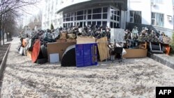 Baricadă pro-rusă în Donețk.