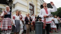 Билік пен полицияға қарсы әуендер. Беларусьтегі наразы жұрт әнмен де қарсылық білдіріп жатыр