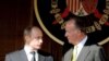 Владимир Путин (слева) начинает испанский визит