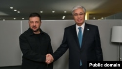 Президенты Казахстана и Украины Касым-Жомарт Токаев и Владимир Зеленский 