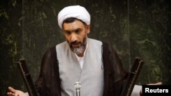 مصطفی پورمحمدی، وزیر دادگستری ایران.