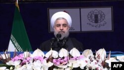 حسن روحانی: هم‌اکنون تجهیزات نفتی حدود یک‌دهم قیمت زمان تحریم ها خریداری می‌شود.