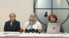 მიმართვის ტექსტი ჟურნალისტებს ლიკა ჩახუნაშვილმა (მარცხნივ), მაია მეცხვარიშვილმა (შუაში) და ეთერ თურაძემ "ჟურნალისტური ეთიკის ქარტიის" ოფისში გამართულ ბრიფინგზე გააცნეს.