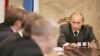 Прежде всего убирают тех, кто не может гарантировать партии власти успех на предстоящих выборах, считает эксперт