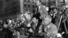 Журналисты в ожидании Никиты Хрущева в США, 1959 год