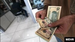 هر دلار مسافرتی رشدی ۲۵۰ تومانی داشته است