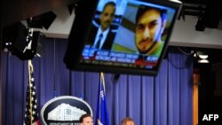 مقامات آمریکایی در پاسخ به سوالات خبرنگاران در رابطه با بمبگذاری میدان تایمز شهر نیویورک