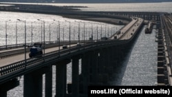 Автомобілі на Керченському мосту, архівне фото