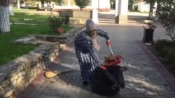 "Это наша общая боль". Крымские татары помогают активистке справляться с судебным приговором (видео)