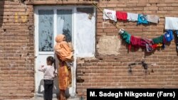 بر اساس برخی آمارهای رسمی، وضعیت فقر در کشور بسیار بدتر از آن چیزی است که علی آقامحمدی توصیف کرده است